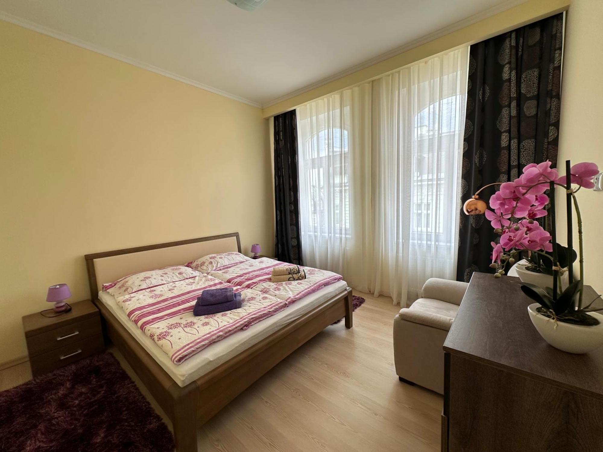 Apartment Zeyerova4 Karlsbad Buitenkant foto